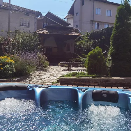 Konukevi Mira Dobrinishte